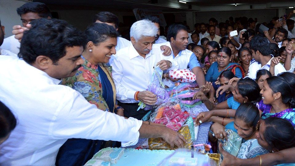 YS Jaganmohan Reddy Birthday Celebrations @Lotus Pond