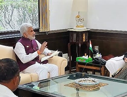 కరాచీ జైలులో ఉన్న శ్రీకాకుళం, విజయనగరం జాలర్ల విముక్తికి దౌత్యపరమైన