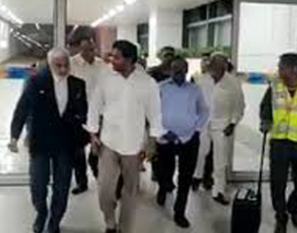 Sri YS Jagan Mohan Reddy accompanied by party MPs reached Delhi...