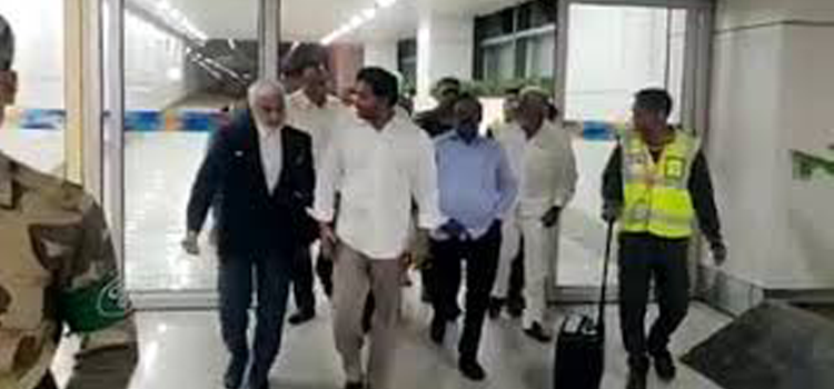 Sri YS Jagan Mohan Reddy accompanied by party MPs reached Delhi...