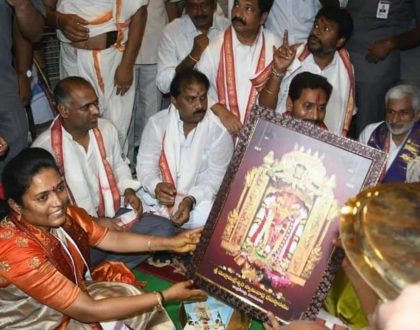 బెజవాడ శ్రీ కనకదుర్గ అమ్మవారి సన్నిధిలో...