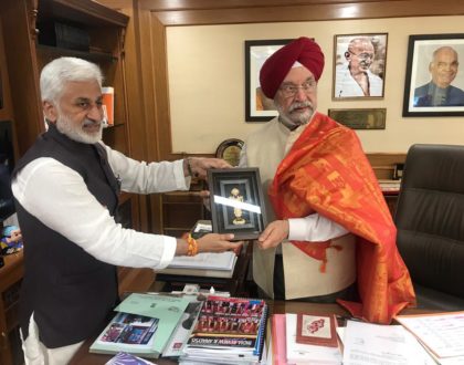 కేంద్ర గృహ నిర్మాణ, పట్టణాభివృద్ధి వ్యవహారాల శాఖ మంత్రి శ్రీ హర్దీప్‌ సింగ్‌ పూరిని ఈరోజు ఢిల్లీలోని ఆయన కార్యాలయంలో మర్యాదపూర్వకంగా కలిసినప్పటి చిత్రాలు.