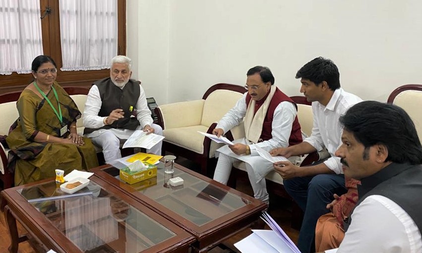 అరకులోయలో నవోదయ విద్యాలయం, అనకాపల్లిలో కేంద్రీయ విద్యాలయం ఏర్పాటును కోరుతూ...