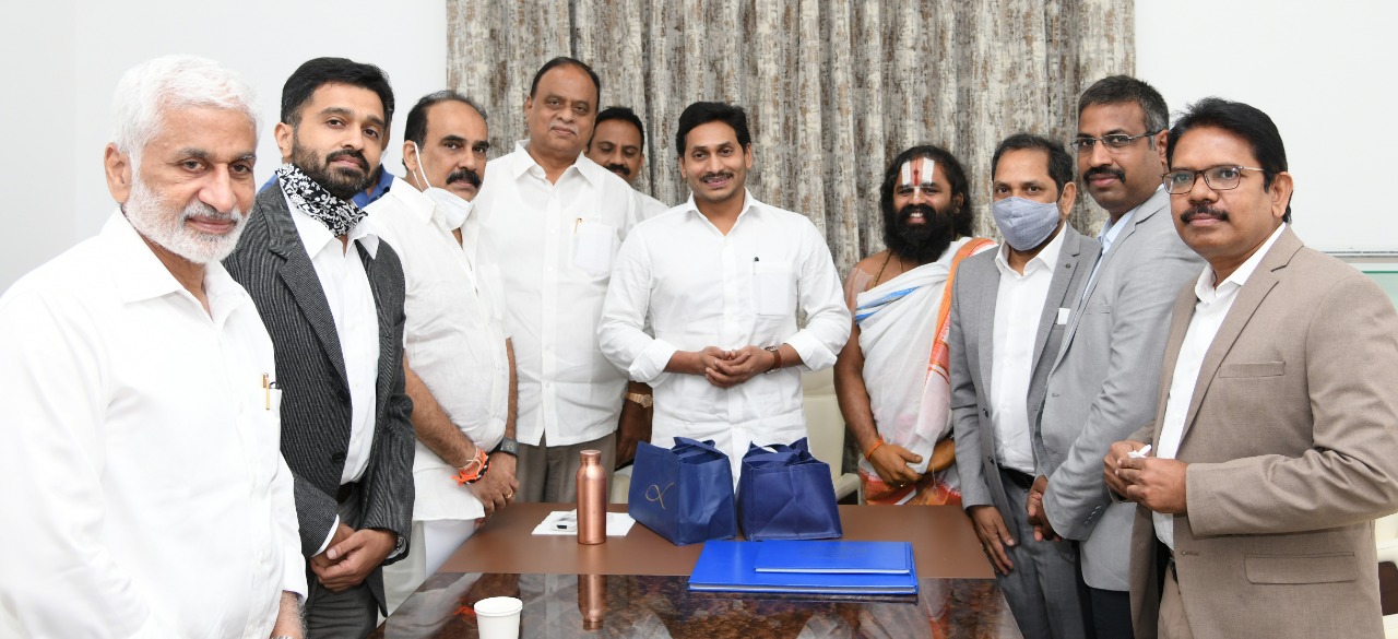 Met our Hon. CM YS Jagan garu along with the representatives of Sringeri Matham...