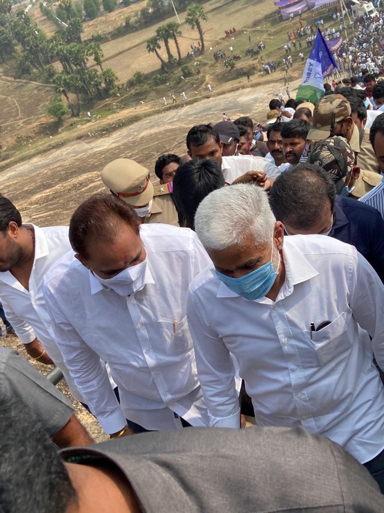 వైయస్సార్ సీపీ శ్రేణులతో కలసి ఈరోజు ఉదయం రామతీర్థం ఆలయాన్ని సందర్సించడం జరిగింది.