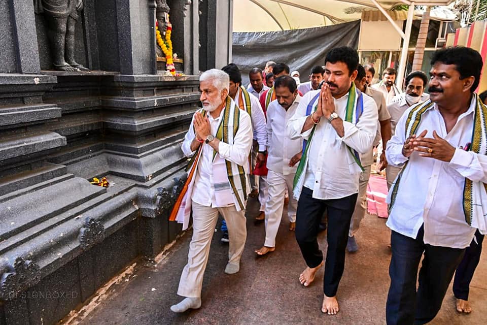 Before commencing our G.V.M.C. 2021 Election Campaign, paid obeisance at Vaibhav Venkateshwara Swami Temple...