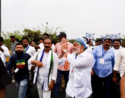 Under Hon'ble CM Shri YS Jagan Mohan Reddy Garu's leadership, our 'Parirakshana Porata Yatra' reached its final leg at Vizag Steel Plant Arch...