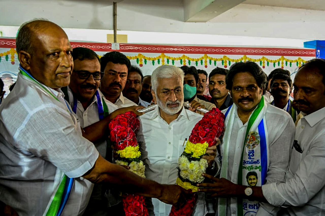 TDP’s Shri Kakalapati Appalnarsimha Raju and his entire team join YSRCP at North Party Office