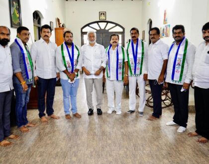 ఈ రోజు వైజాగ్ లో వివిధ పార్టీ నాయకులు వైఎస్సార్ కాంగ్రెస్ పార్టీ లో చేరిన చిత్రాలు.