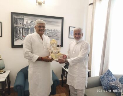 కేంద్ర జలశక్తి మంత్రి శ్రీ గజేంద్రసింగ్ షెకావత్ గారితో ఈరోజు ఢిల్లీలో భేటీ కావడం జరిగింది.