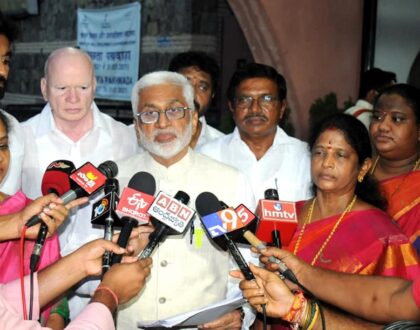 పోలవరం ప్రాజెక్ట్‌ సవరించిన అంచనా వ్యయానికి ఆమోదం విషయంపై వైఎస్సార్సీపీ ఎంపీల బృందం ఈరోజు ఢిల్లీలోని...