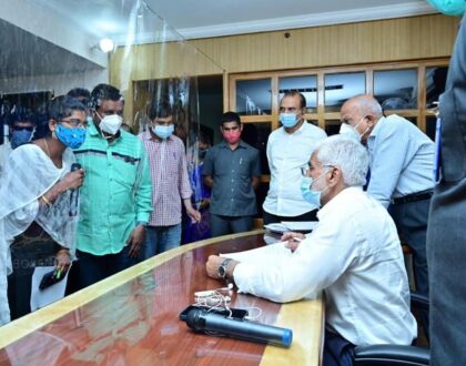 విశాఖపట్నం సీతమ్మధార కార్యాలయంలో ఈరోజు కూడా ప్రజాదర్బార్ కార్యక్రమం కొనసాగించడం జరిగింది.