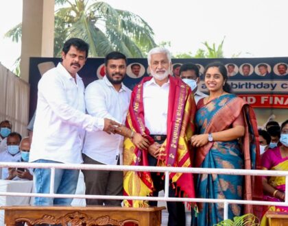 వైఎస్సార్ కప్ మెగాక్రికెట్ టోర్నమెంట్ విశాఖ పోర్టు స్టేడియంలో ఆదివారం అట్టహాసంగా ముగిసింది.