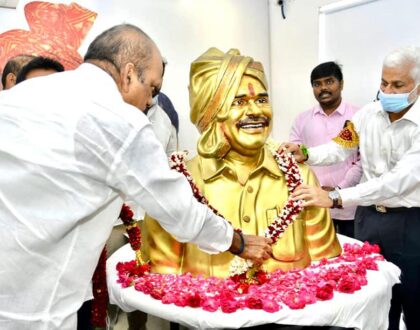 సీఎం జగన్‌ గారు అమలు చేస్తున్న సంక్షేమ పథకాలను, ప్రజలకు చేస్తున్న మేలును సోషల్ మీడియా కార్యకర్తలు విస్తృతంగా జనంలోకి తీసుకెళ్లాలి.