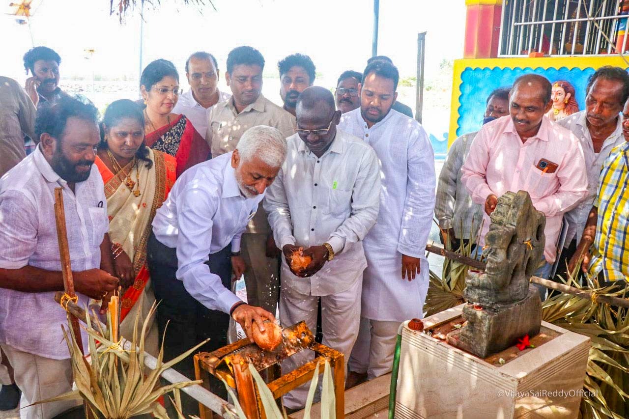 విశాఖ నగరం బీచ్ రోడ్డులోని నేవల్ కోస్టల్ బ్యాటరీ దగ్గర పోలమాంబ, భూలోకమాంబ, కొత్తమాంబ ఆలయ నిర్మాణనికి శంకుస్థాపన చేయడం చాలా సంతోషం కలిగించింది.