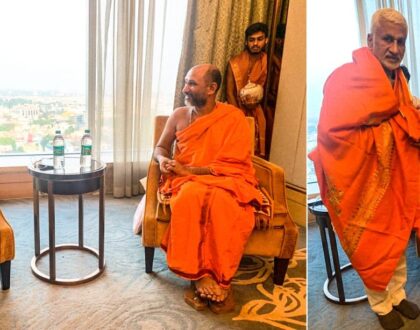 Feel very happy to have received the blessings of Shri Vidyaprasanna Teertha Swamiji...