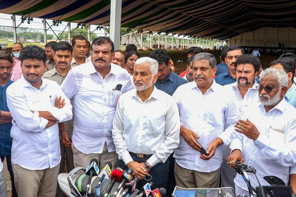 YSRCP state level plenary arrangements are going on actively at the vast ground opposite Nagarjuna University.