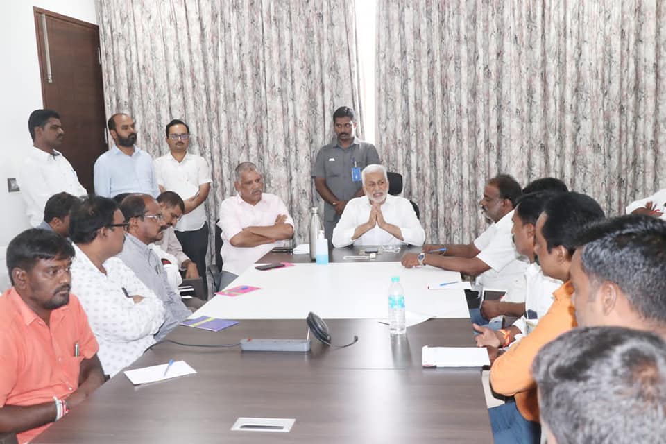 Discussed with MLA Shri Chevireddy Bhaskar Reddy garu and other executives at my residence in Vijayawada today at the grand YSRCP state level plenary.