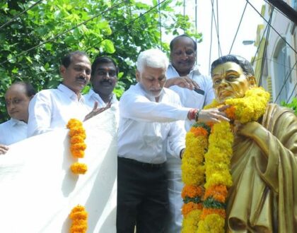 స్వాతంత్ర్య సమరయోధుడు, ఆంధ్ర రాష్ట్ర తొలి ముఖ్యమంత్రి టంగుటూరి ప్రకాశం పంతులు జయంతి సందర్భంగా పల్నాడు జిల్లా నరసరావుపేటలో..