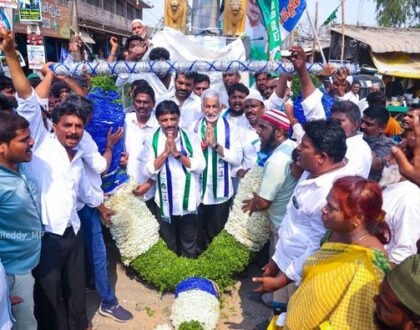 నెల్లూరు సిటీ 54వ డివిజన్ లో ఈరోజు ఎమ్మెల్యే అభ్యర్థి శ్రీ ఎండీ ఖలీల్ అహ్మద్ గారితో కలిసి ఎన్నికల ప్రచారం నిర్వహించాం.